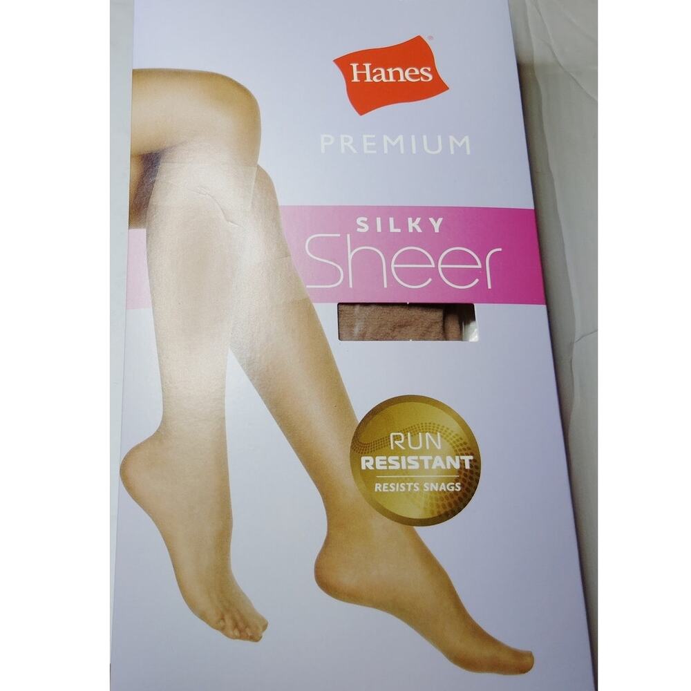 Hanes Silk Reflections Silky Sheer Run Resistant Nude Knee Highs Large 2-Pair